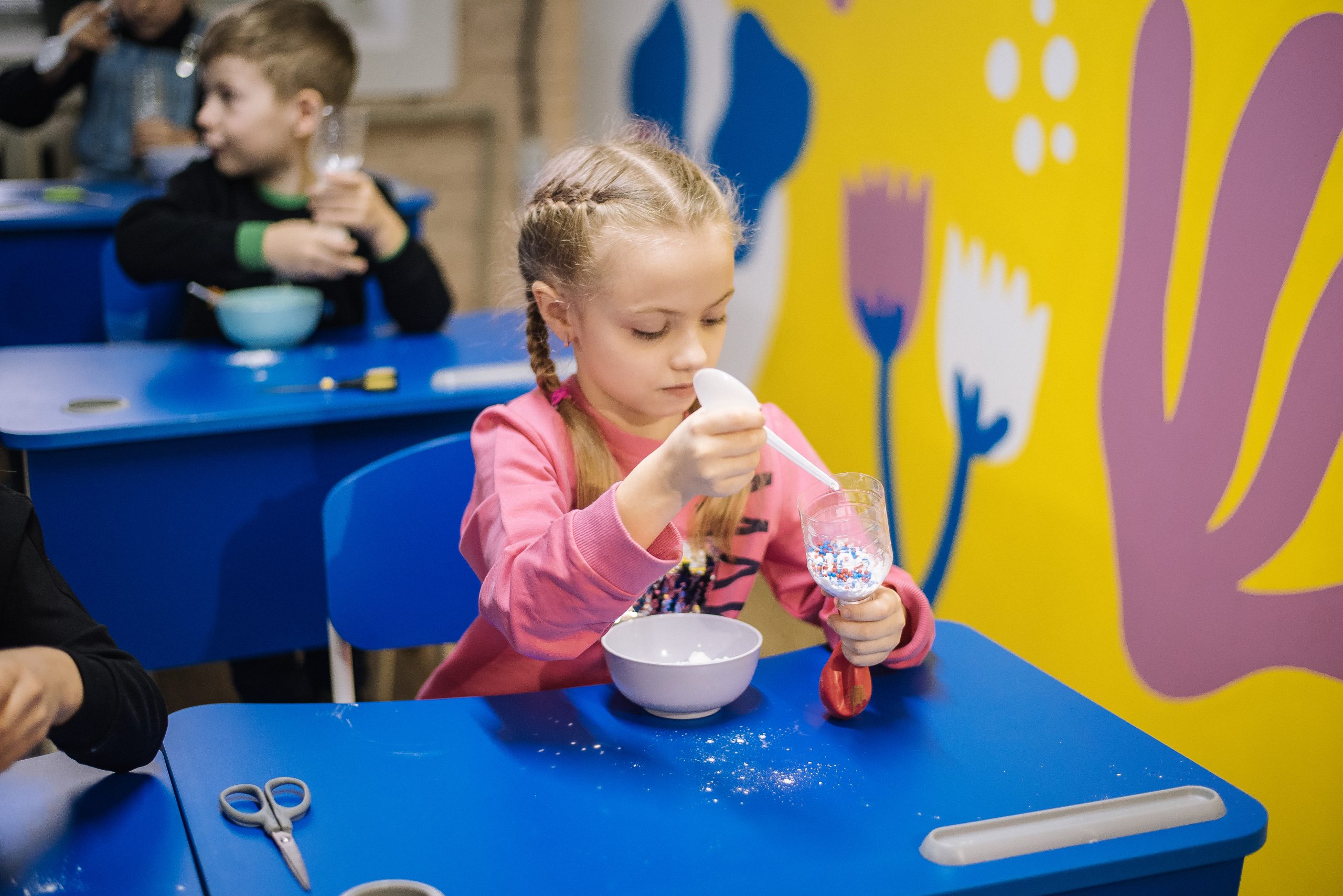У Дніпрі діти-переселенці можуть відвідувати заняття з арттерапії безкоштовно